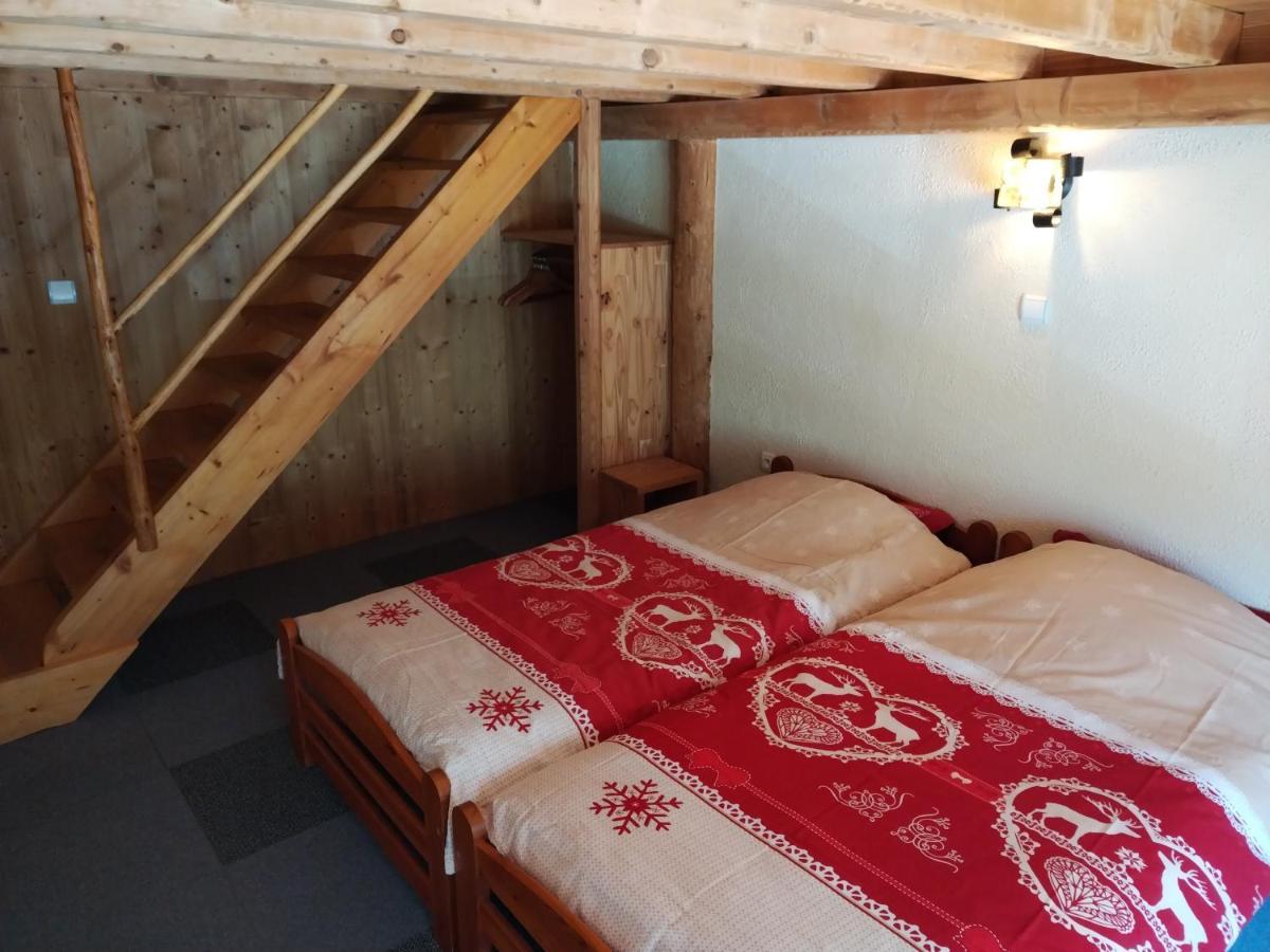 Chalet Le Grand Mean Apartment บอนเนวัล-ซัวร์-อาร์ค ภายนอก รูปภาพ